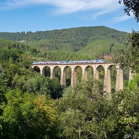 Hébergement de vacances Maison Avec 3 à Landos, Vue Sur Les Montagnes, 150 M²